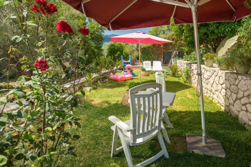 Thea Family Apartments 3 Geni  Екстер'єр фото